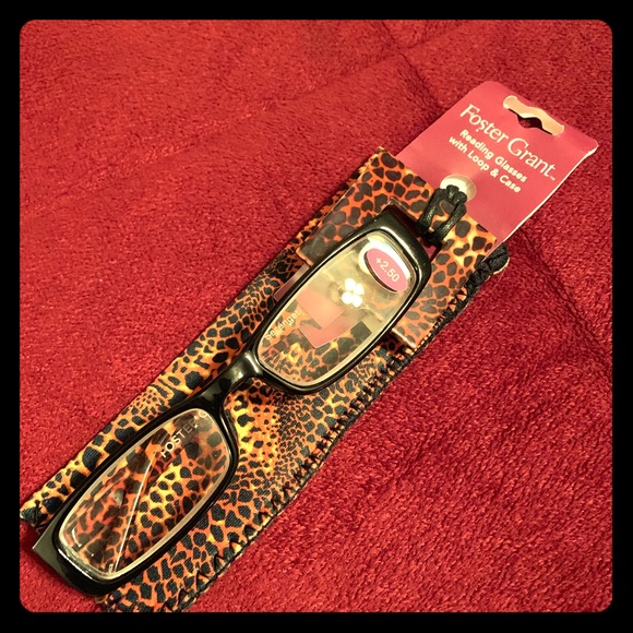 Foster Grant **Brand New** with Case - Picture 1 of 4